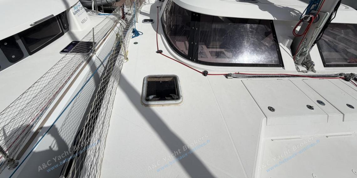 Nautitech Open 40 : Roof vu de l'étrave tribord Nautitech Open 40 : Roof vu de l'étrave tribord