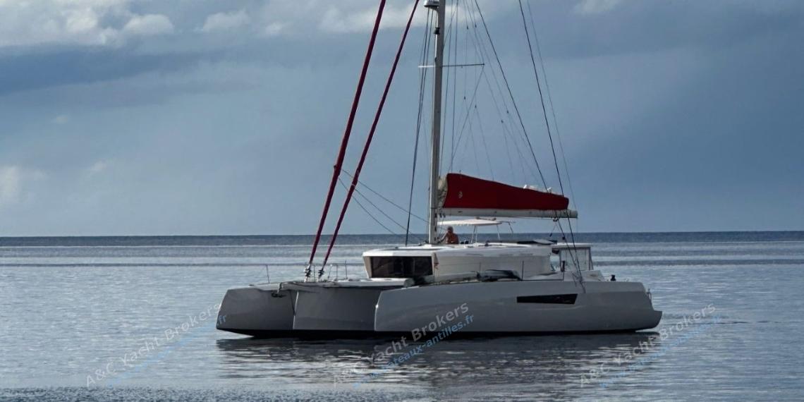 NEEL-TRIMARANS Neel 47 : Au mouillage NEEL-TRIMARANS Neel 47 : Au mouillage