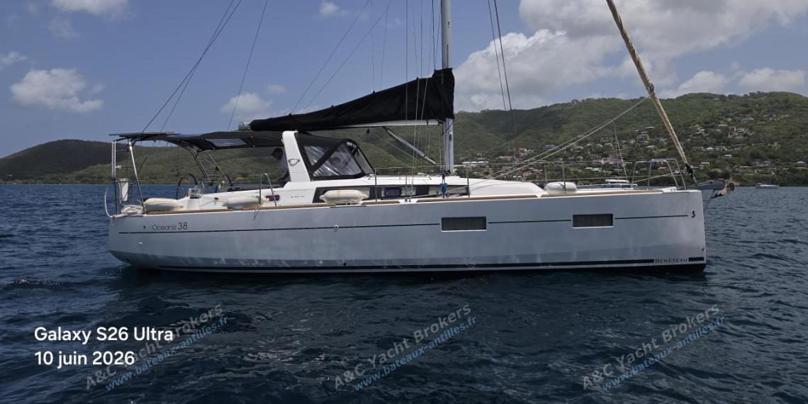 Bénéteau Oceanis 38 : Mouillage en Martinique Bénéteau Oceanis 38 : Mouillage en Martinique