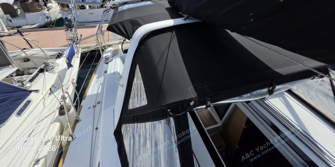 Bénéteau Oceanis 38 : Capote et bimini Bénéteau Oceanis 38 : Capote et bimini