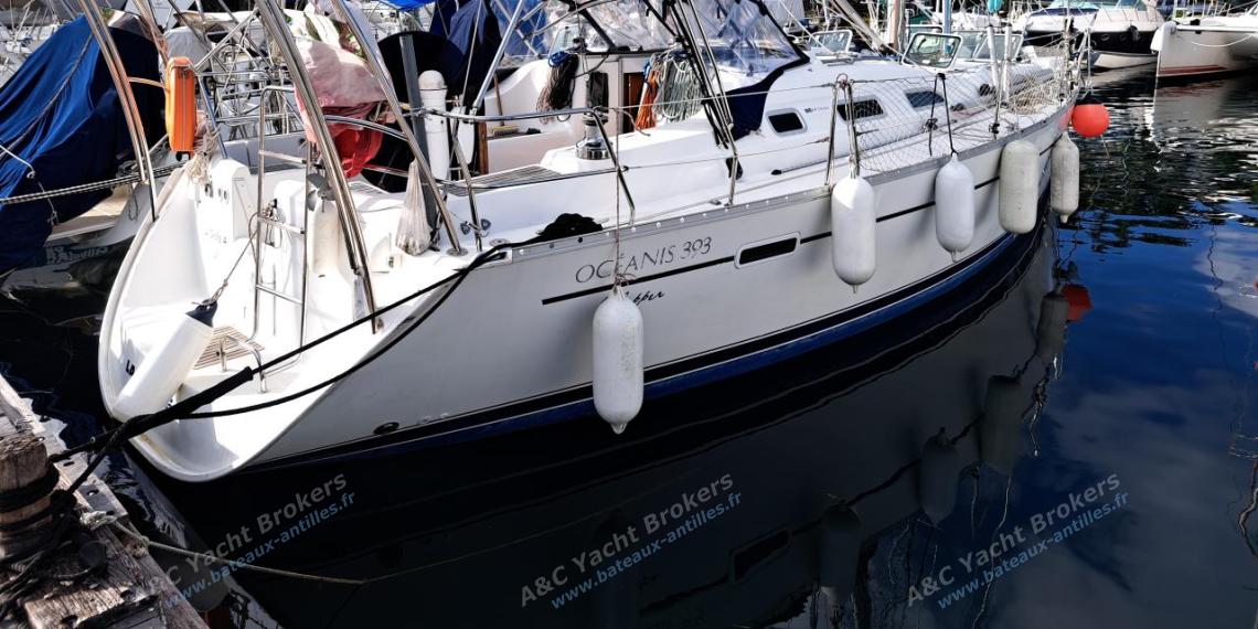 Bénéteau Oceanis 393 : En marina Bénéteau Oceanis 393 : En marina