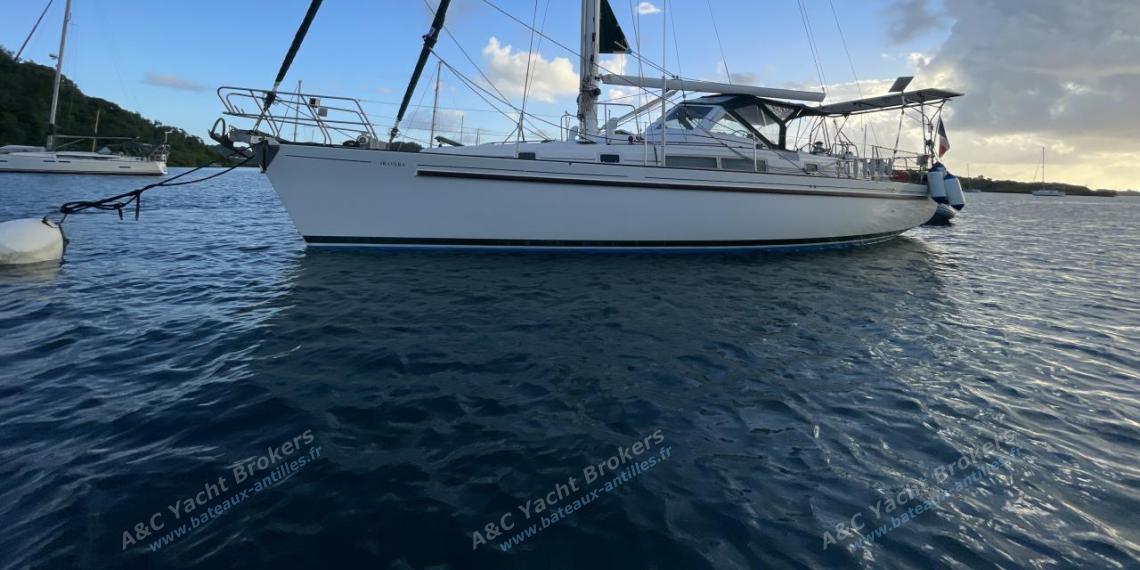 Bénéteau Oceanis 44 CC : Sur corps mort en Martinique Bénéteau Oceanis 44 CC : Sur corps mort en Martinique