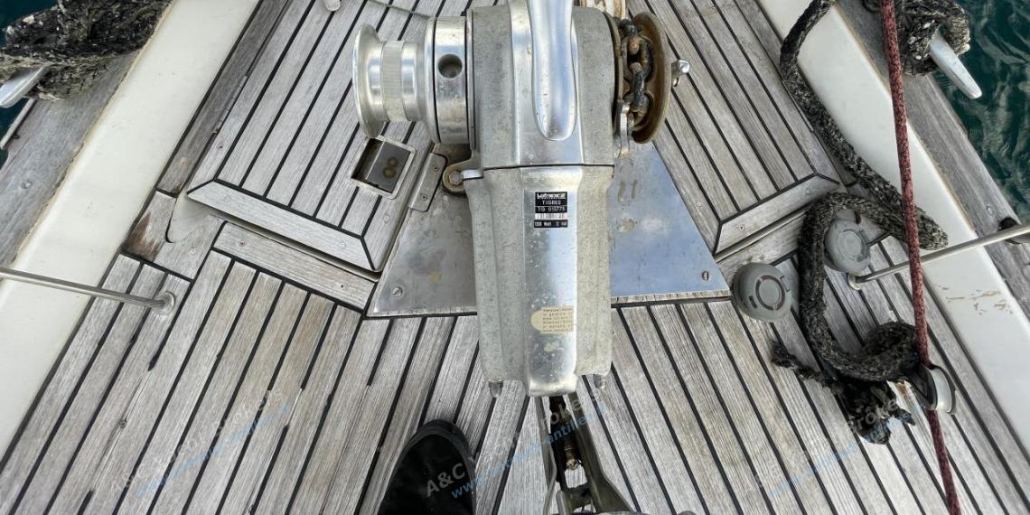 Bénéteau Oceanis 44 CC : Guindeau éléctrique Bénéteau Oceanis 44 CC : Guindeau éléctrique