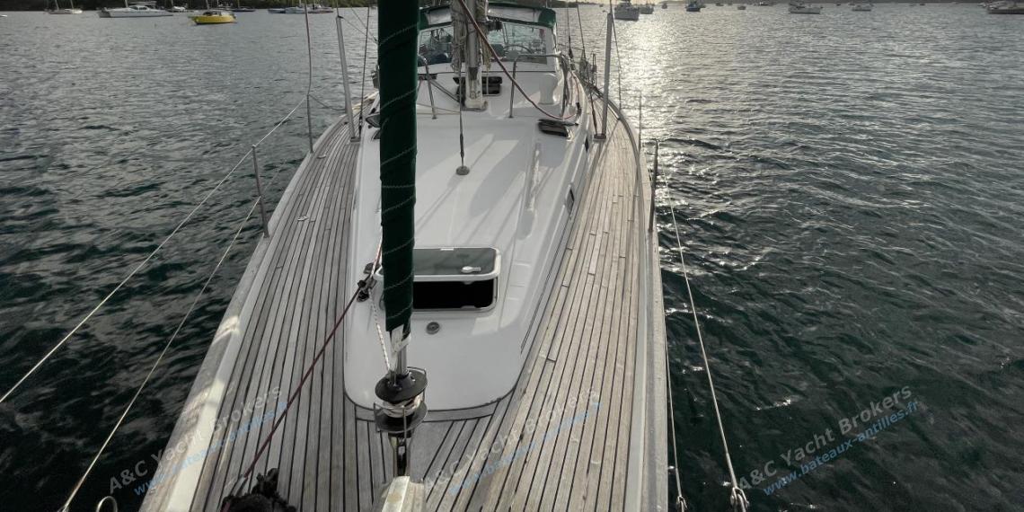 Bénéteau Oceanis 44 CC : Roof vu depuis l'étrave Bénéteau Oceanis 44 CC : Roof vu depuis l'étrave