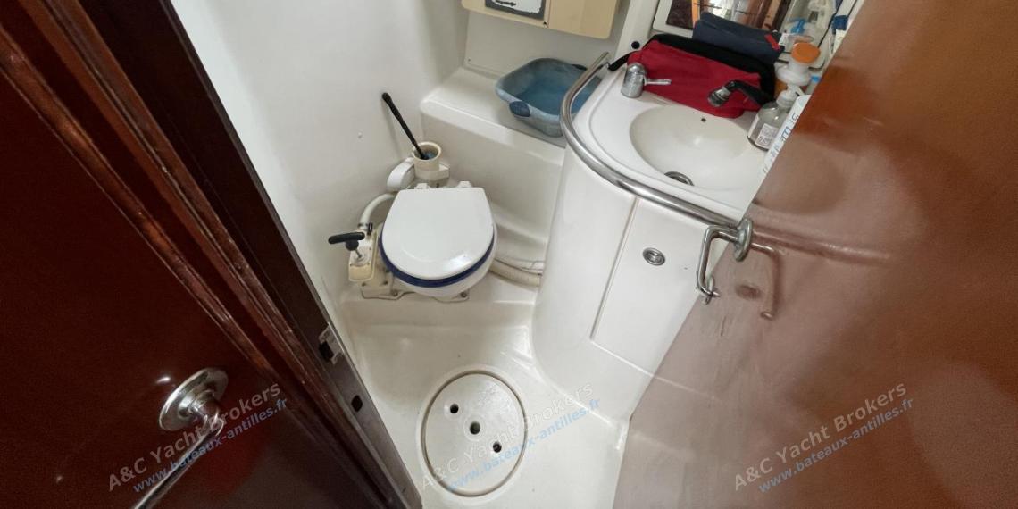 Bénéteau Oceanis 461 : Salle d'eau Bénéteau Oceanis 461 : Salle d'eau