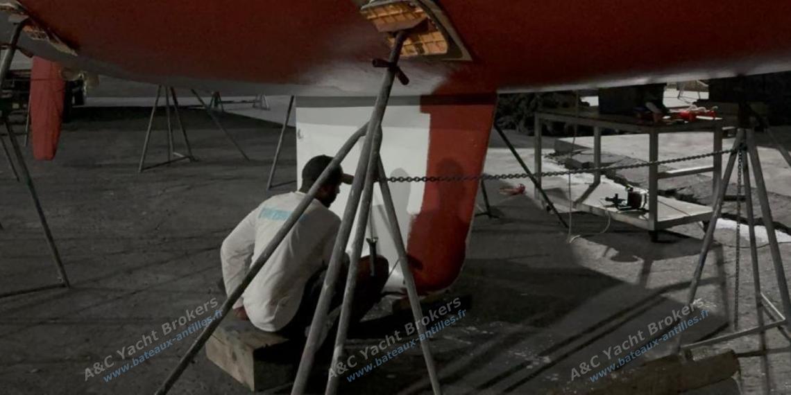 Bénéteau Oceanis 461 : Appliquation de l'antifouling en janvier 2026 Bénéteau Oceanis 461 : Appliquation de l'antifouling en janvier 2026