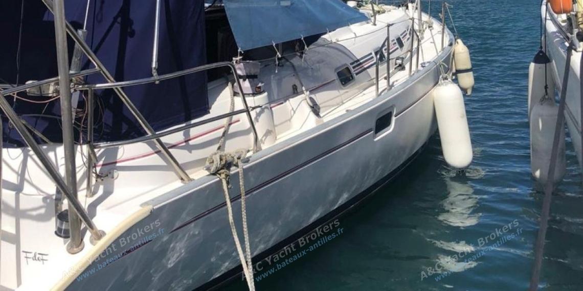 Bénéteau Oceanis 461 : En marina vue depuis le ponton Bénéteau Oceanis 461 : En marina vue depuis le ponton