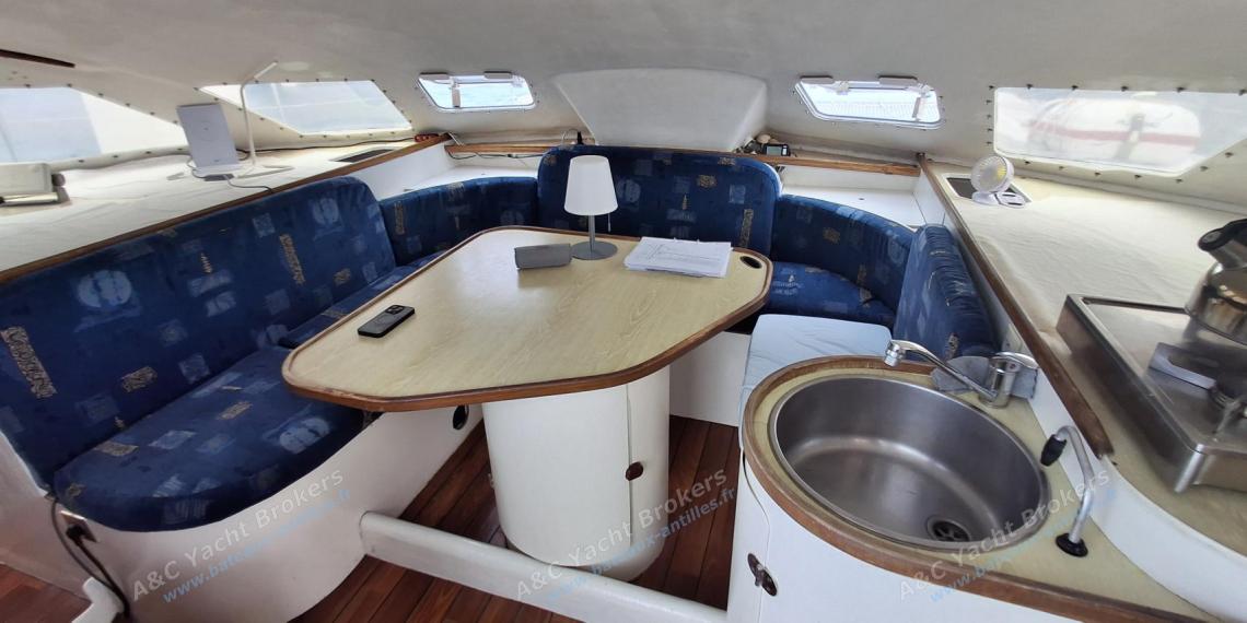 Outremer 38/40 : Carré vu depuis le cockpit Outremer 38/40 : Carré vu depuis le cockpit