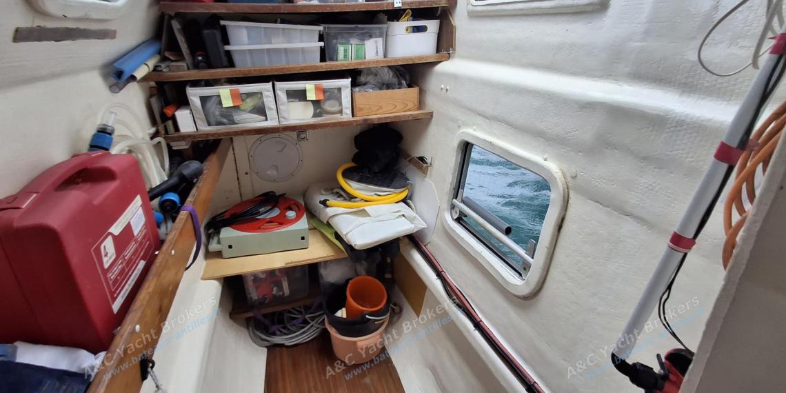 Outremer 38/40 : Compartiment arrière tribord autre vue Outremer 38/40 : Compartiment arrière tribord autre vue