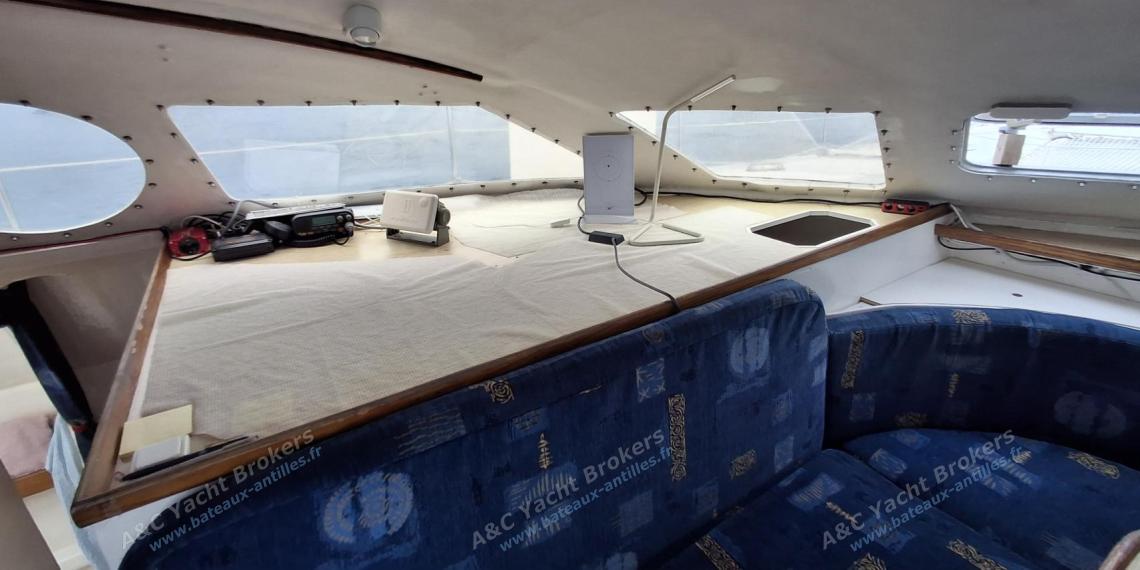 Outremer 38/40 : Table à cartes Outremer 38/40 : Table à cartes