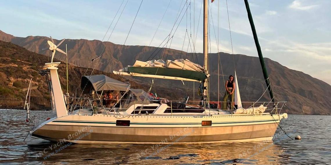 Alubat Ovni 39 : Au mouillage Alubat Ovni 39 : Au mouillage