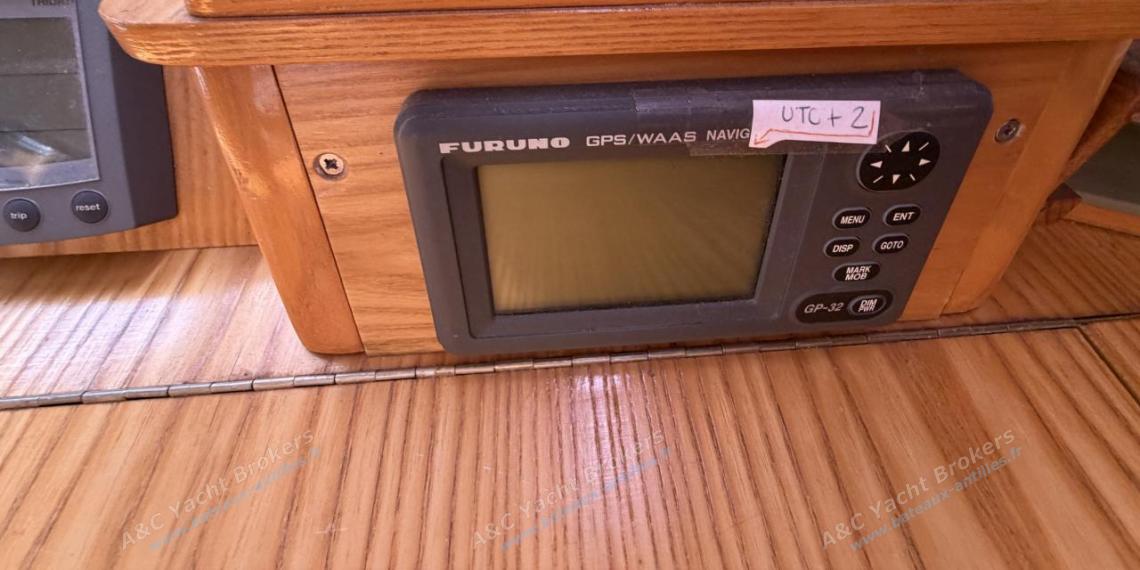 Alubat Ovni 39 : GPS Furuno Alubat Ovni 39 : GPS Furuno