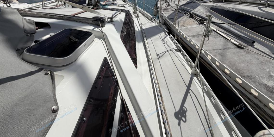 Alubat Ovni 39 : Passavant tribord Alubat Ovni 39 : Passavant tribord