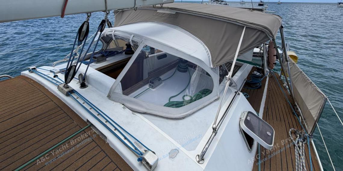 Alubat Ovni 43 : Capote de roof et bimini Alubat Ovni 43 : Capote de roof et bimini