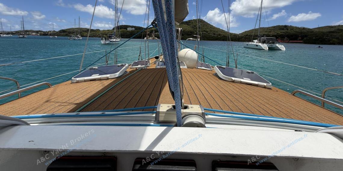 Alubat Ovni 43 : Vue depuis la capote de roof Alubat Ovni 43 : Vue depuis la capote de roof