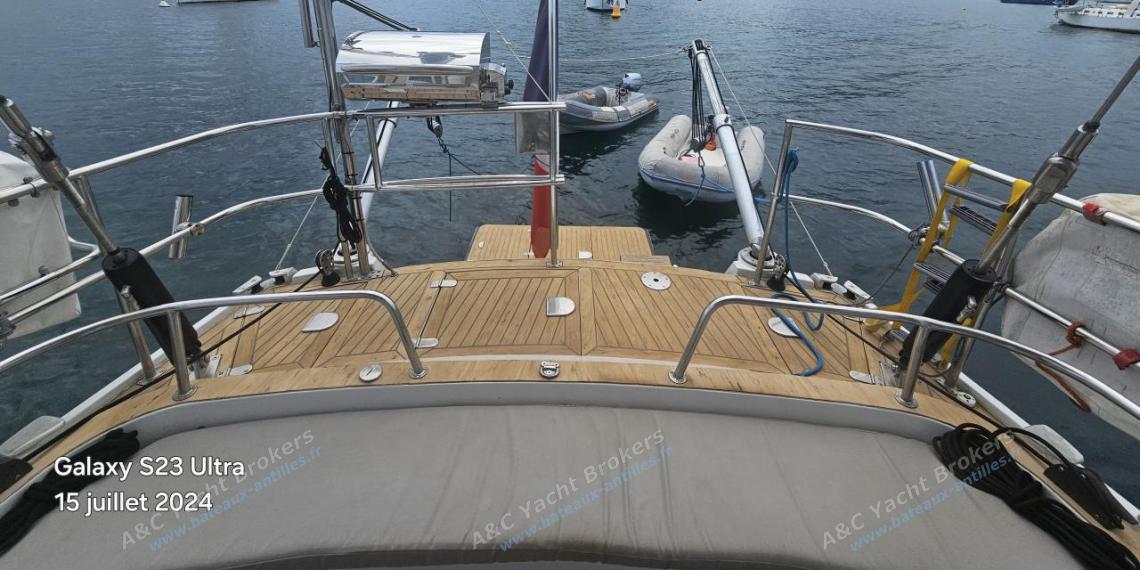Wauquiez Pilote Saloon 60 : Plage arrière vue depuis le cockpit Wauquiez Pilote Saloon 60 : Plage arrière vue depuis le cockpit