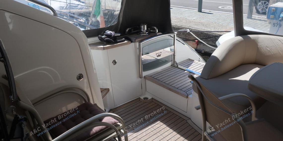 Princess 56 Fly bridge : Cockpit Princess 56 Fly bridge : Cockpit