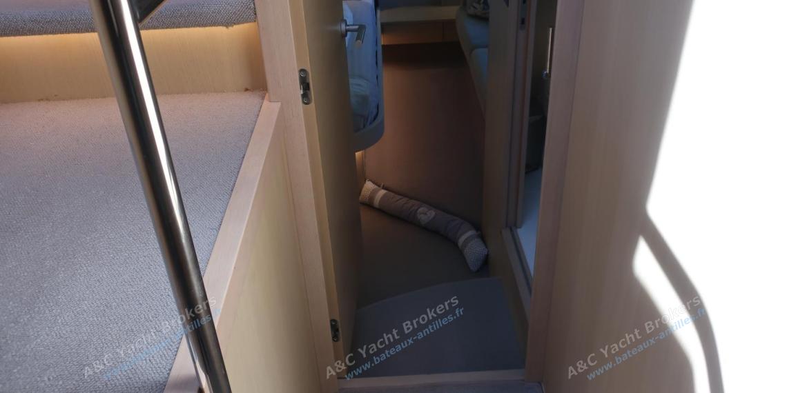 Princess 56 Fly bridge : Accès suite propriétaire Princess 56 Fly bridge : Accès suite propriétaire