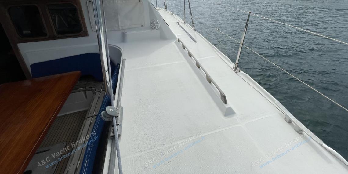 Jeantot Marine Privilege 12M : Passavant tribord Jeantot Marine Privilege 12M : Passavant tribord