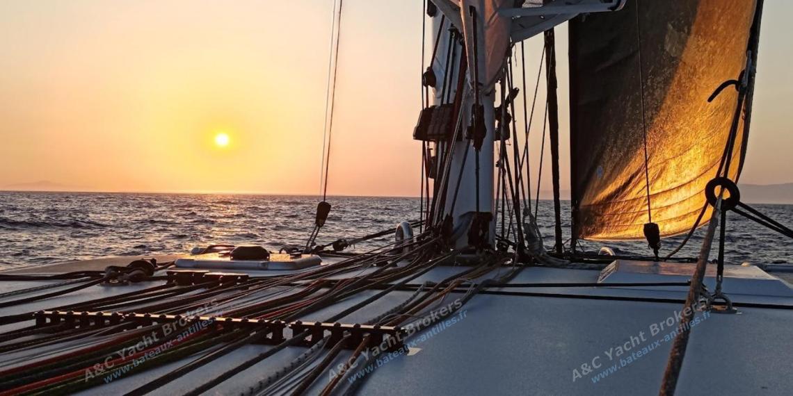 Triac Composites Rapido 53XS : En navigation sous génois bâbord amure Triac Composites Rapido 53XS : En navigation sous génois bâbord amure