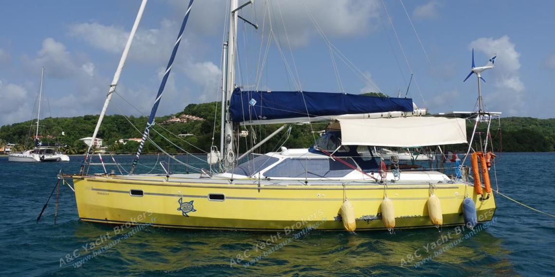 Fora Marine RM 1050 : At anchor in Martinique Fora Marine RM 1050 : At anchor in Martinique