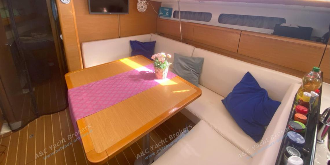 Jeanneau Sun Odyssey 409 Performance : Carré autre vue Jeanneau Sun Odyssey 409 Performance : Carré autre vue