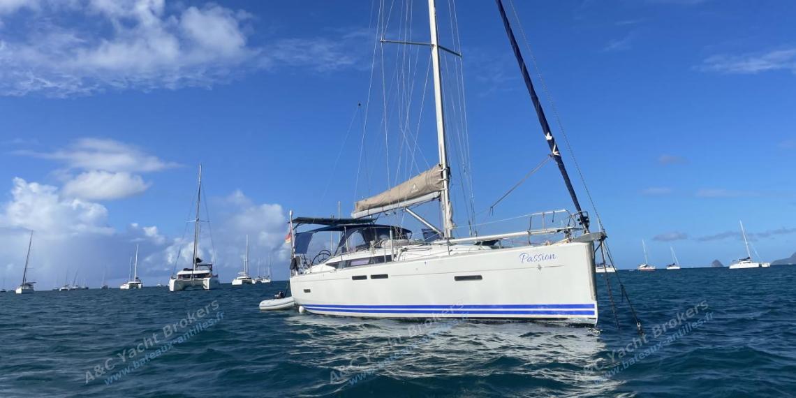 Jeanneau Sun Odyssey 409 Performance : Au mouillage en Martinique Jeanneau Sun Odyssey 409 Performance : Au mouillage en Martinique
