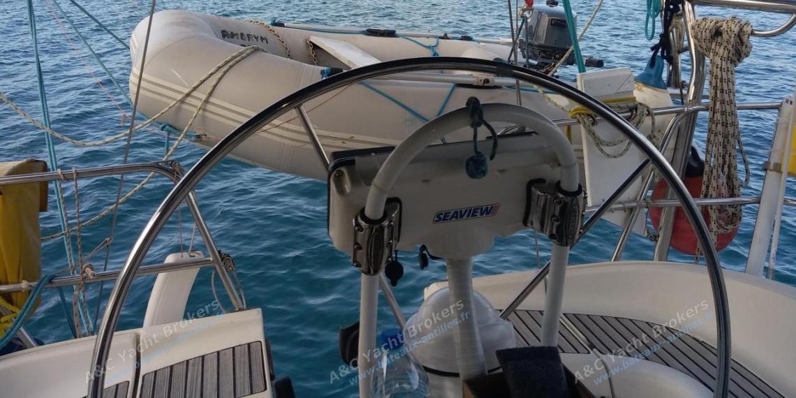 Jeanneau Sun Odyssey 42.2 : Poste de barre autre vue Jeanneau Sun Odyssey 42.2 : Poste de barre autre vue