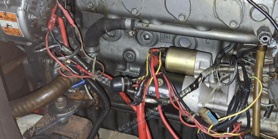 Jeanneau Sun Odyssey 42.2 : Moteur Yanmar 4JH2E Jeanneau Sun Odyssey 42.2 : Moteur Yanmar 4JH2E