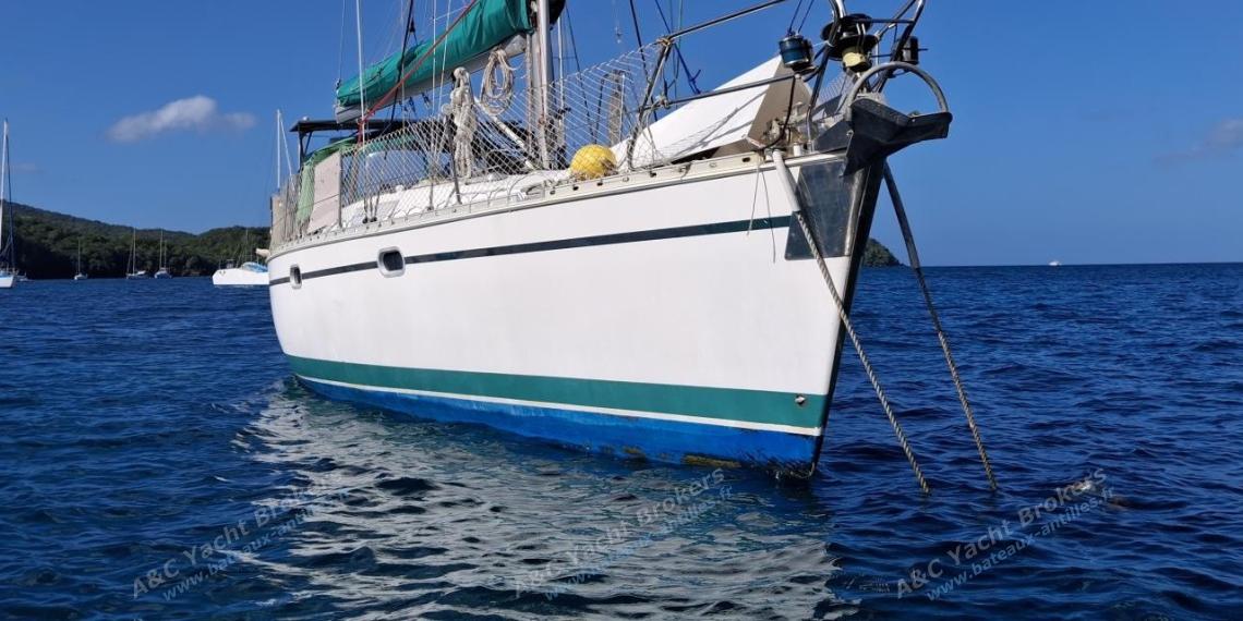 Jeanneau Sun Odyssey 42.2 : Au mouillage autre vue Jeanneau Sun Odyssey 42.2 : Au mouillage autre vue