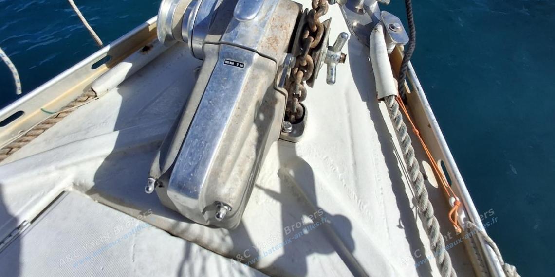 Jeanneau Sun Odyssey 42.2 : Guindeau éléctrique Lofrans' Jeanneau Sun Odyssey 42.2 : Guindeau éléctrique Lofrans'