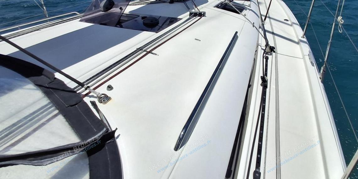 Jeanneau Sun Odyssey 440 : Passavant tribord Jeanneau Sun Odyssey 440 : Passavant tribord