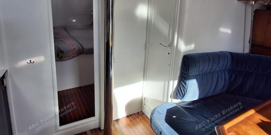 Jeanneau Sun Odyssey 45.2 : Accès a la cabine avant Jeanneau Sun Odyssey 45.2 : Accès a la cabine avant
