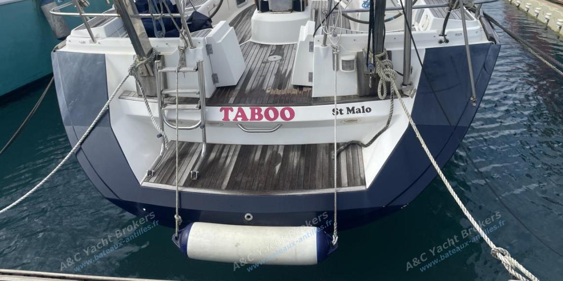 Jeanneau Sun Odyssey 45 : En marina Jeanneau Sun Odyssey 45 : En marina