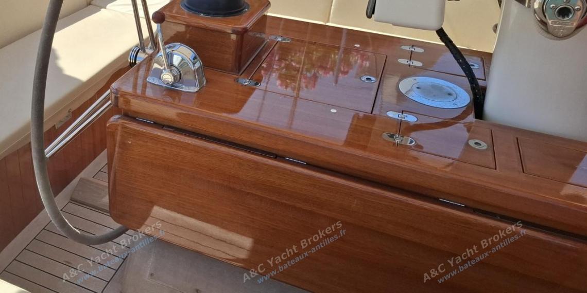 TIOGA 68 : Poste de barre autre vue TIOGA 68 : Poste de barre autre vue