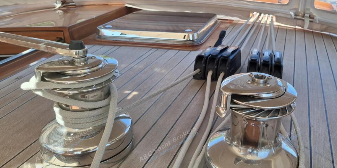 TIOGA 68 : Winches sur le roof TIOGA 68 : Winches sur le roof