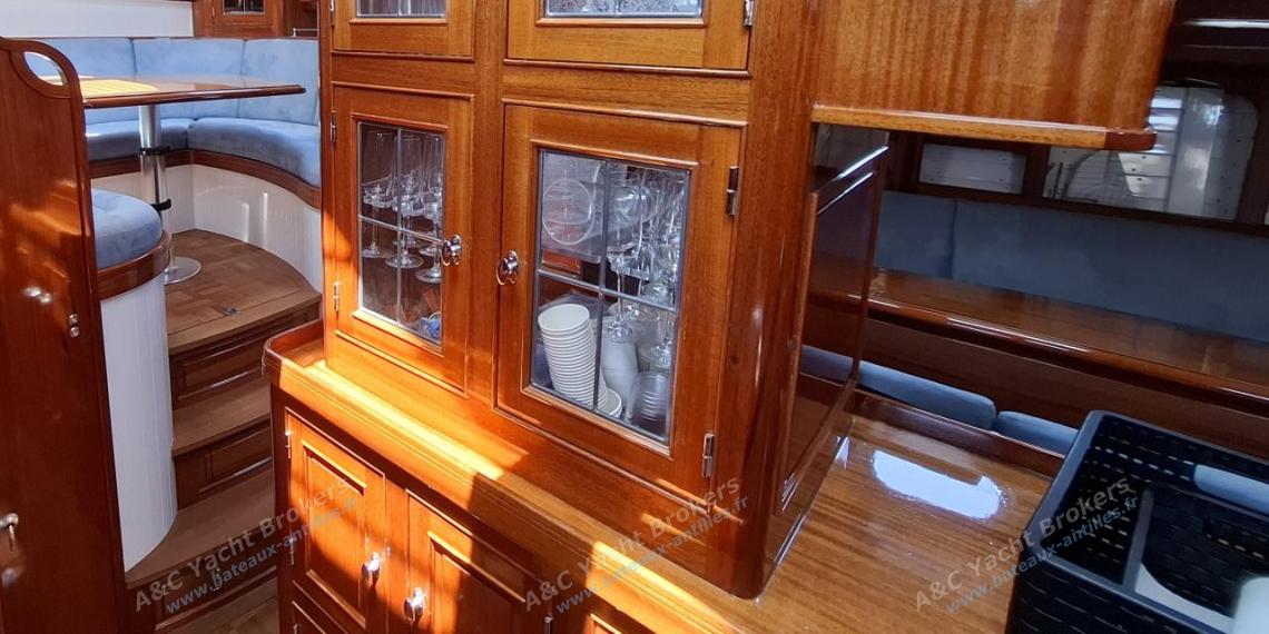 TIOGA 68: Vaisselier vu depuis la cuisine TIOGA 68: Vaisselier vu depuis la cuisine