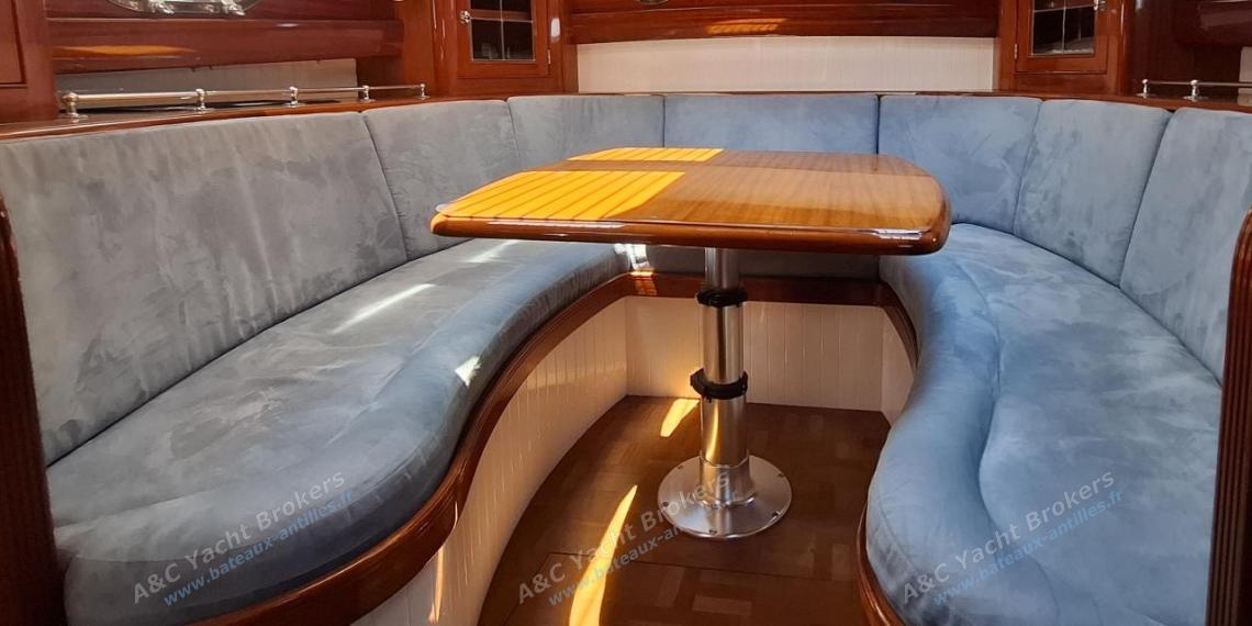 TIOGA 68 : Carré en U avec table et banquette TIOGA 68 : Carré en U avec table et banquette