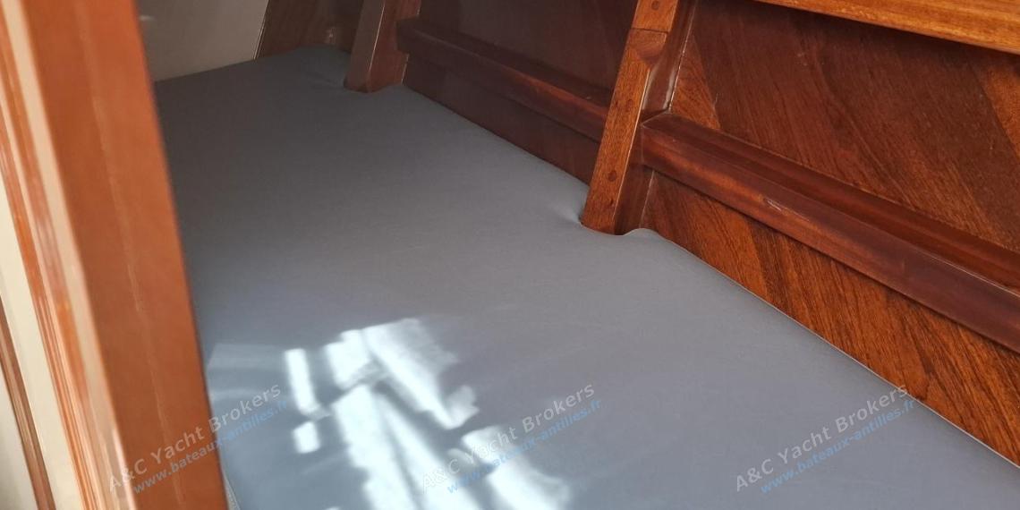 TIOGA 68 : Cabine dans pic avant à tribord TIOGA 68 : Cabine dans pic avant à tribord