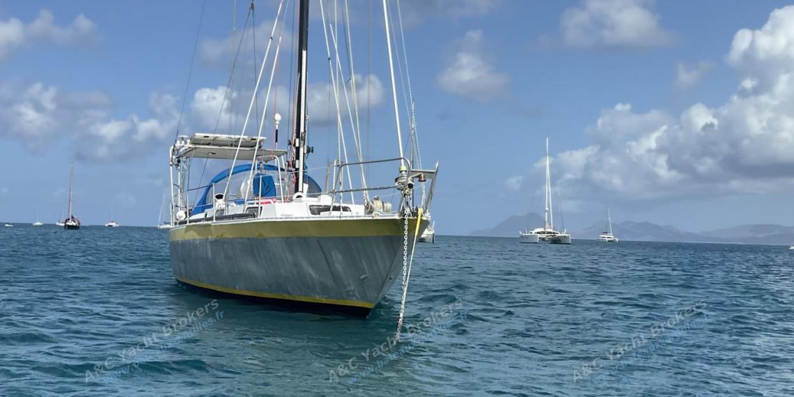 Aluminium&Technique Trismus 37 : At anchor in Martinique Aluminium&Technique Trismus 37 : At anchor in Martinique