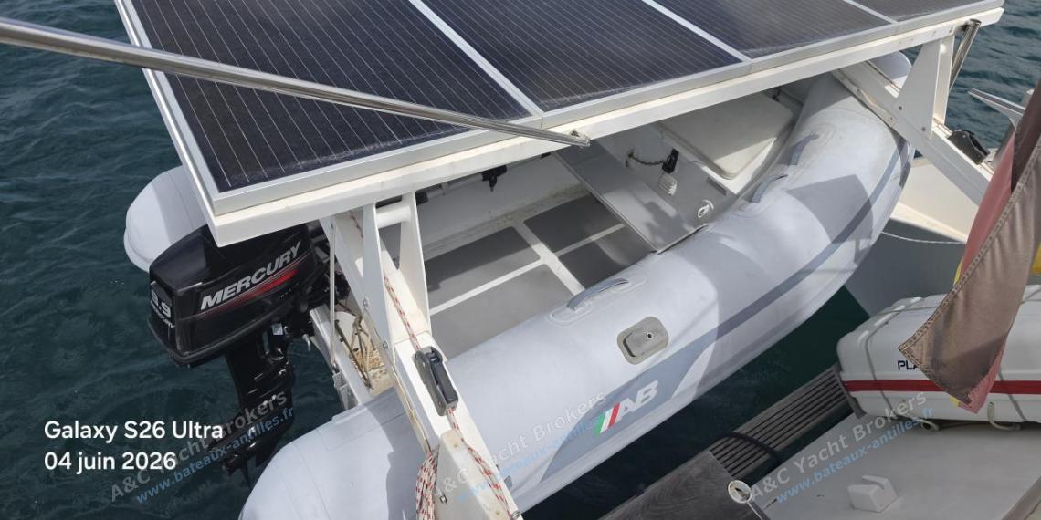 Baltec Engineering GmbH Visiona 40 : Panneaux solaires sur les bossoirs Baltec Engineering GmbH Visiona 40 : Panneaux solaires sur les bossoirs