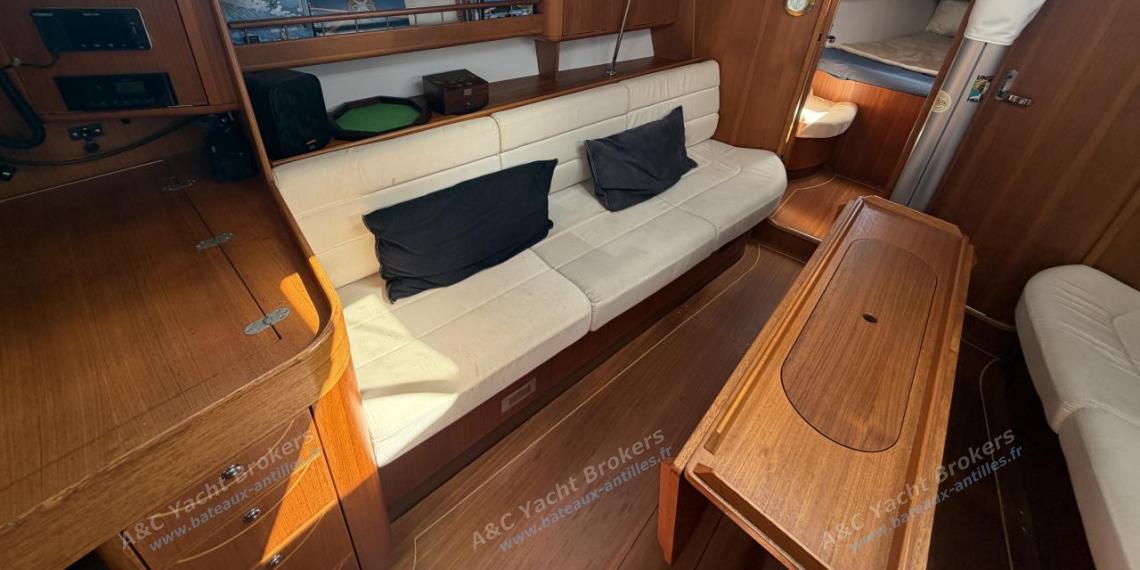 X-Yachts-X-40 : Carré vu depuis la cuisine X-Yachts-X-40 : Carré vu depuis la cuisine