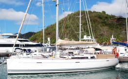 En marina - Dufour Yachts Dufour 525 Grand'Large, Occasion (2007) - Martinique (Ref 473)